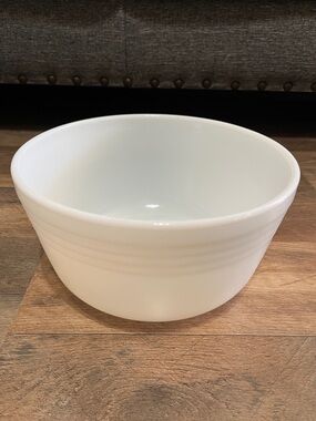Hamilton Beach White Mixing Bowl